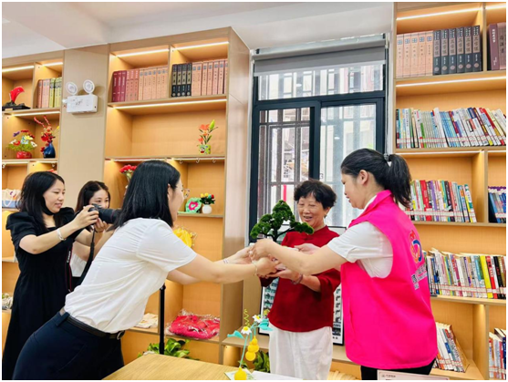 1759130847176316.png blob.png